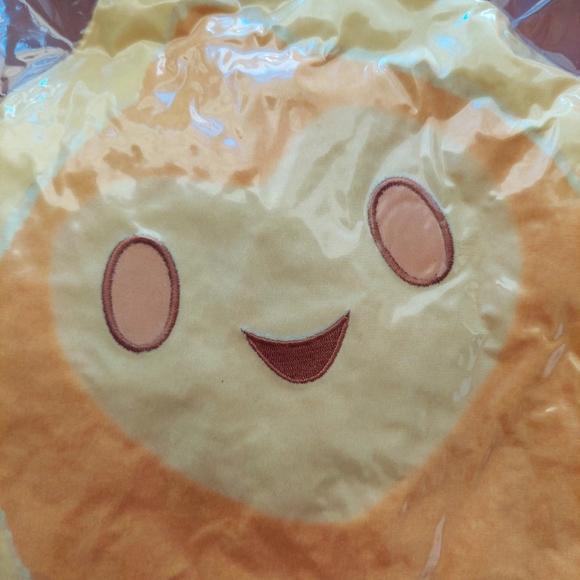 Disney's Wish Star plush cushion. New in vacuum sealed package. - Picture 13 of 14